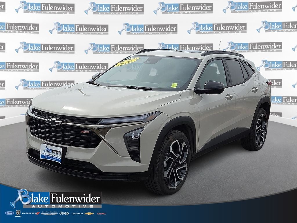 2026 Chevrolet Trax 2RS in White Sands — front three-quarter view