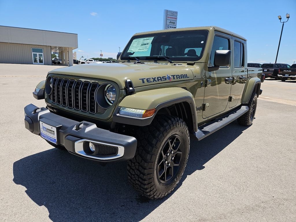 2026 Jeep Gladiator GLADIATOR TEXAS TRAIL 4X4 in 41 Exterior Paint — front three-quarter view