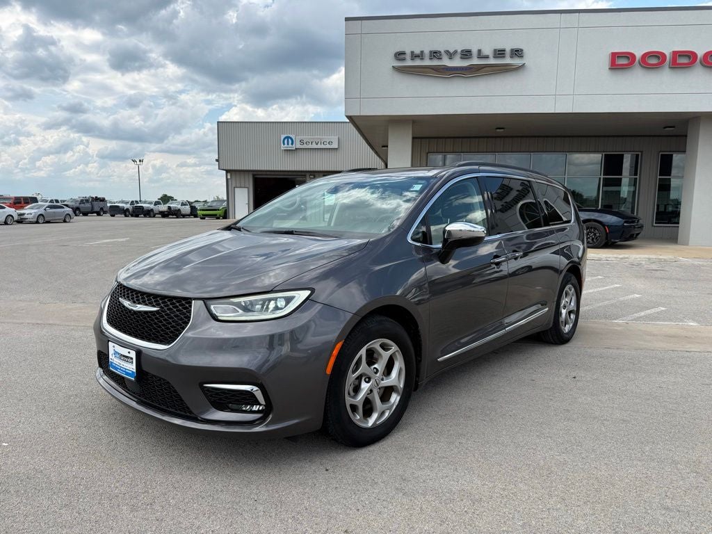 2023 Chrysler Pacifica Limited in Granite Crystal Metallic Clearcoat — front three-quarter view