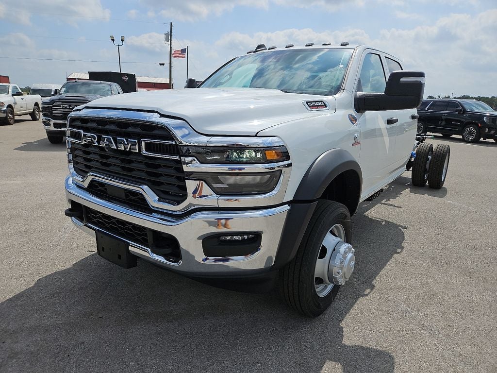 2026 RAM Ram 5500 Chassis Cab RAM 5500 TRADESMAN CHASSIS CREW CAB 4X4 84' CA in Bright White Clear-Coat Exterior Paint — front...