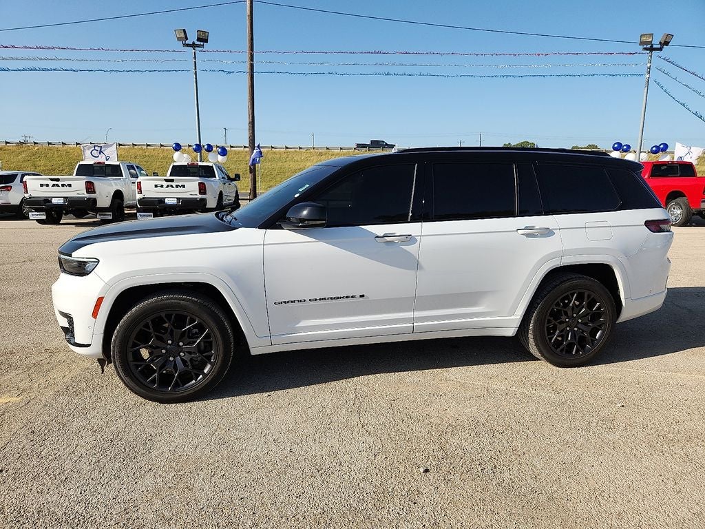 2023 Jeep Grand Cherokee L — side profile view