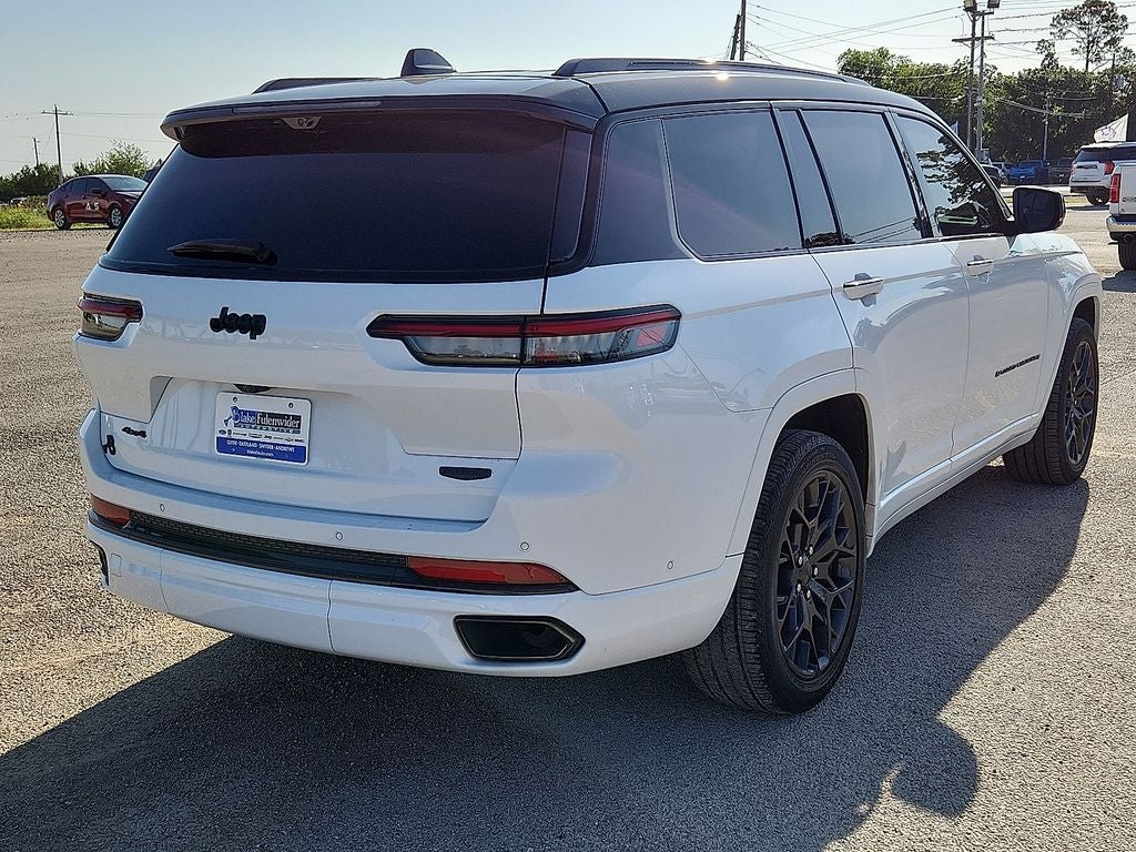 2023 Jeep Grand Cherokee L — interior view